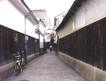 kura1.jpg (26378 バイト)